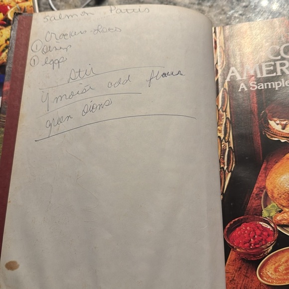 Vintage Betty Crocker's 4-in-1 Cookbook Collection - Picture 4 of 6